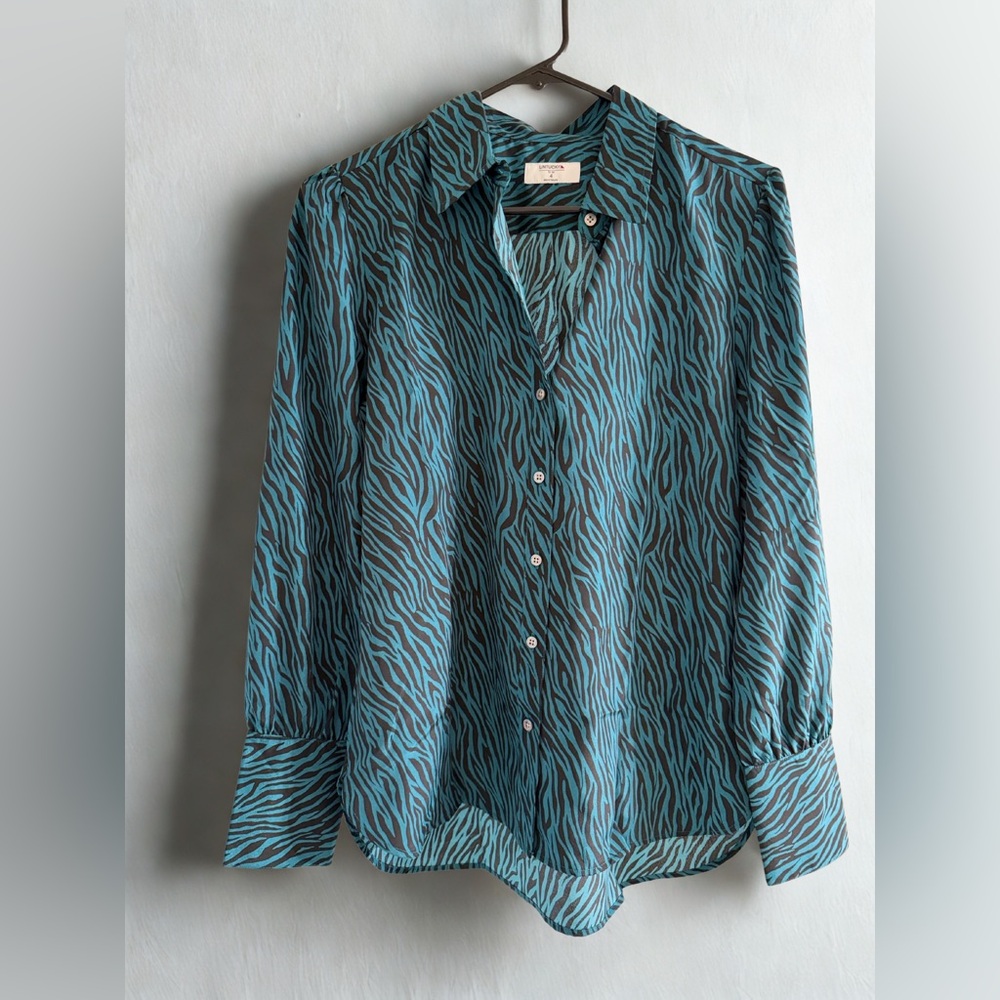 UNTUCKit Carlyn Zebra Print Button-Down Blouse Blue and Black Size 4